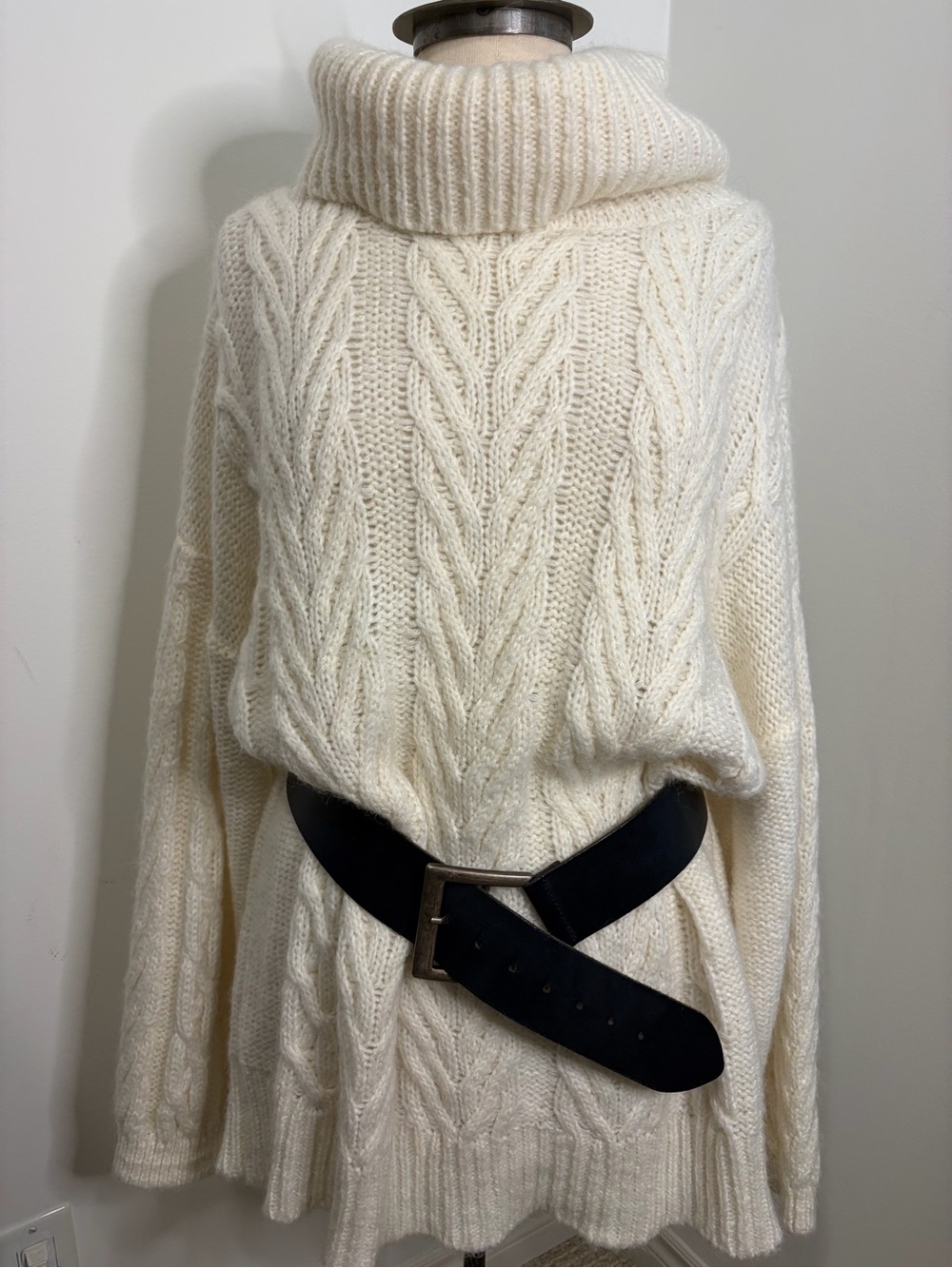 AGGÉL Gold Edition Cable Knit Sweater Dress Cream Oversized Wool  Mohair SIZE XL